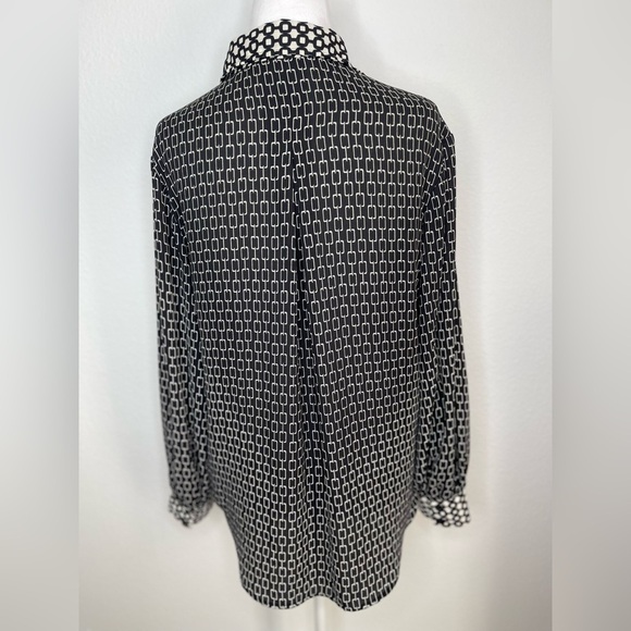Who What Wear Black White Geometric Pattern Long Sleeve
Button Up Blouse XS - Picture 5 of 14